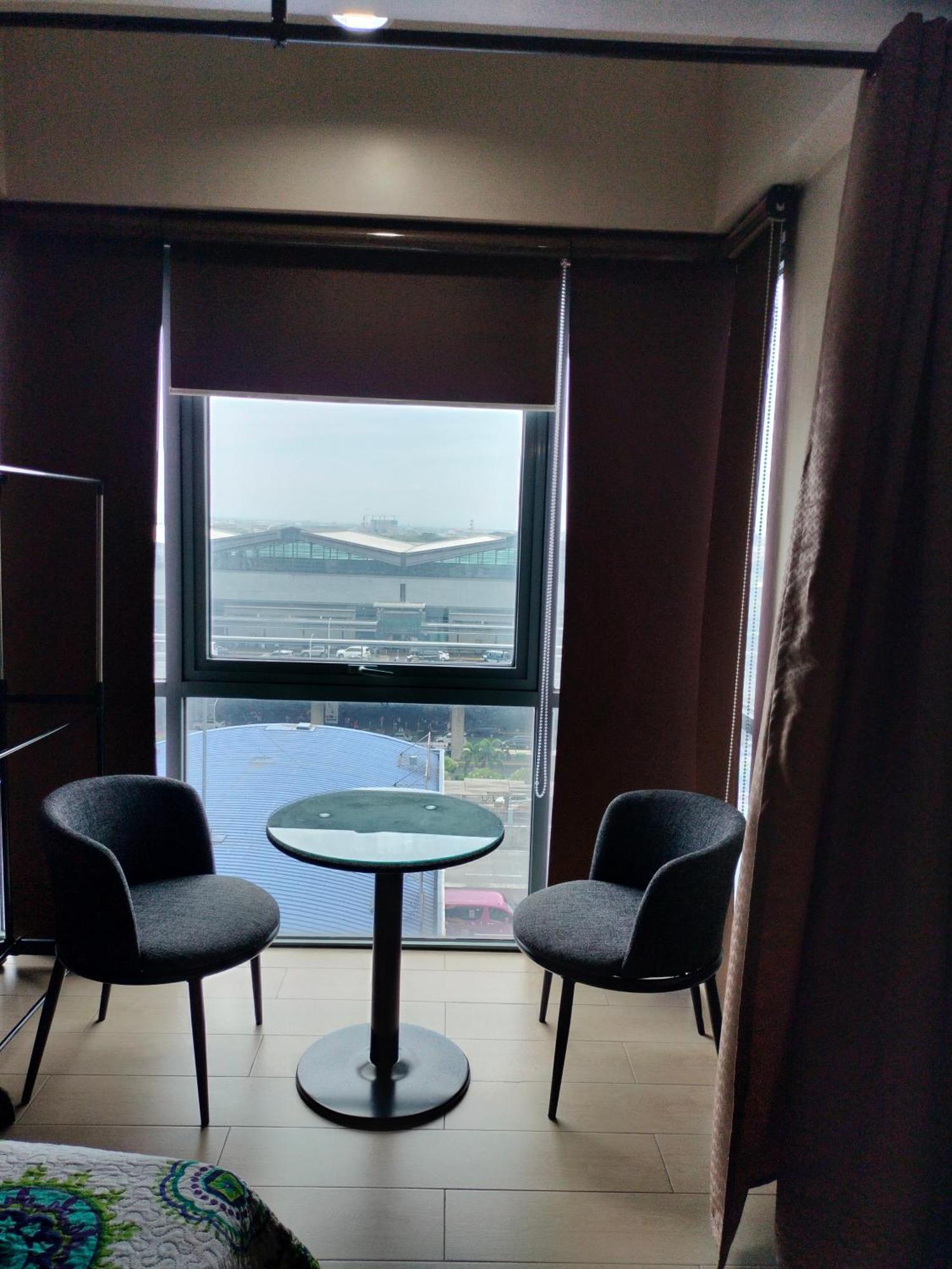 Palmtree Villas Two Condotel Near Airport Pasay Exterior photo